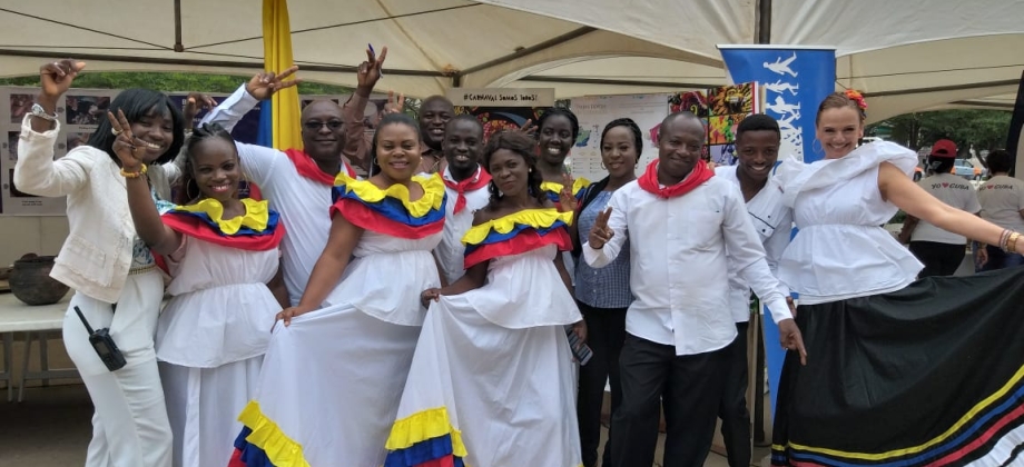 La muestra del folclore colombiano en el World Folklore Day en Ghana