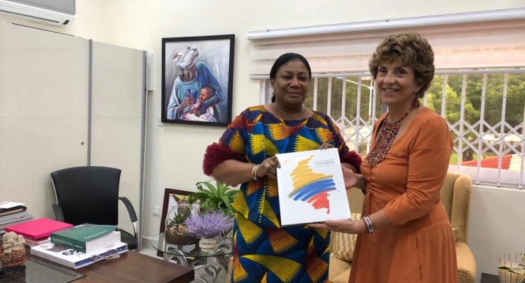 Embajadora Claudia Turbay Quintero, se reúne con al Primera Dama de Ghana Rebecca Akufo-Addo, para ofrecer donaciones de libros infantiles