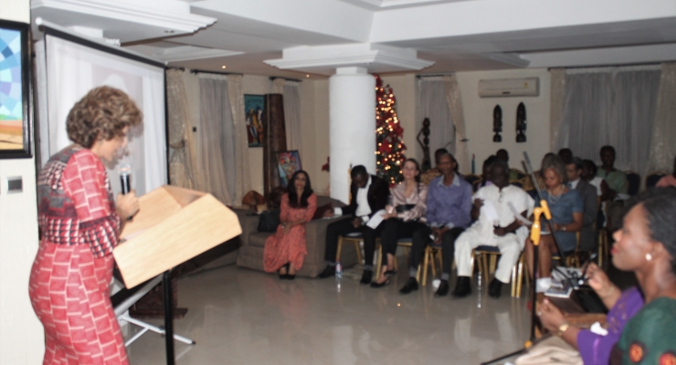 En la Embajada de Colombia en Ghana se realizó el evento “Una noche para recordar, en honor al difunto profesor Atukwei Okai”