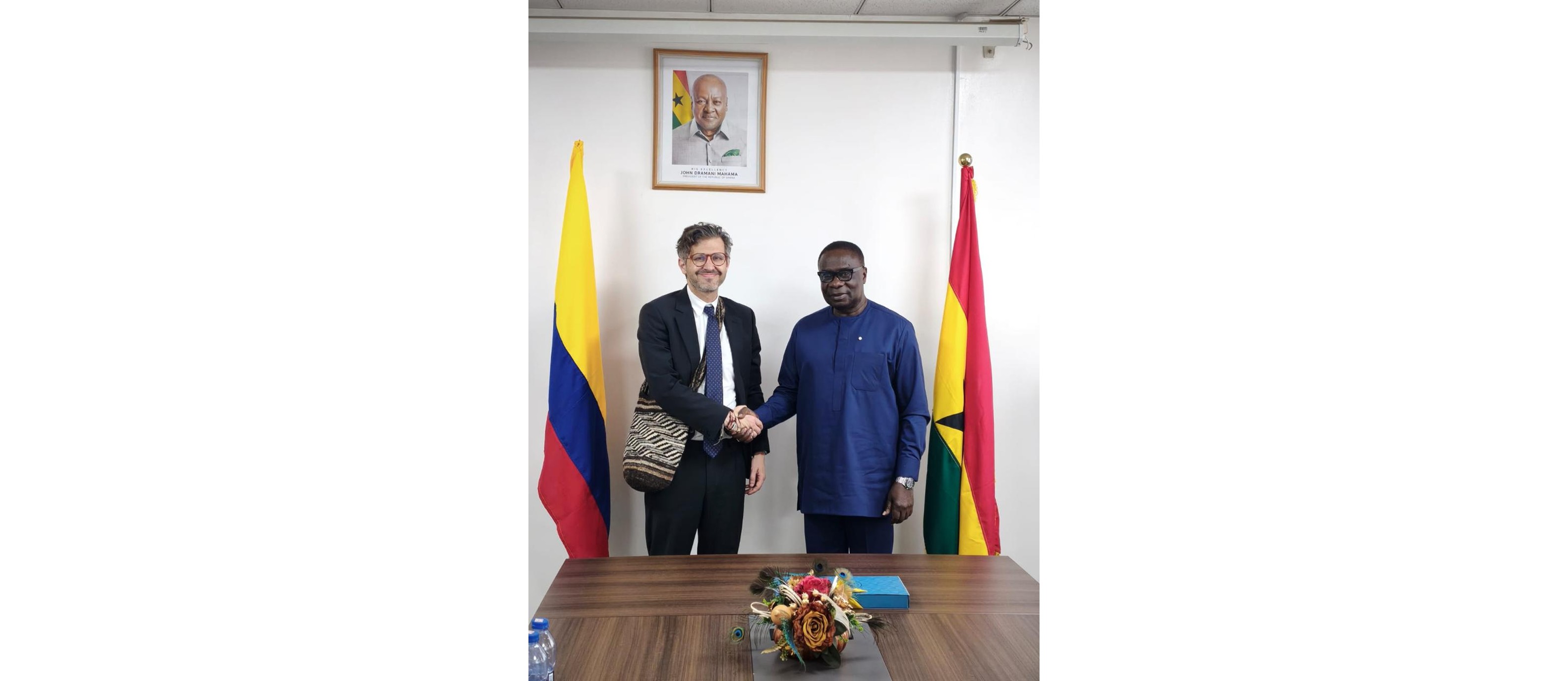 Colombia y Ghana dan inicio al acuerdo en exención mutua de visado para los titulares de pasaportes diplomáticos, oficiales y de servicios