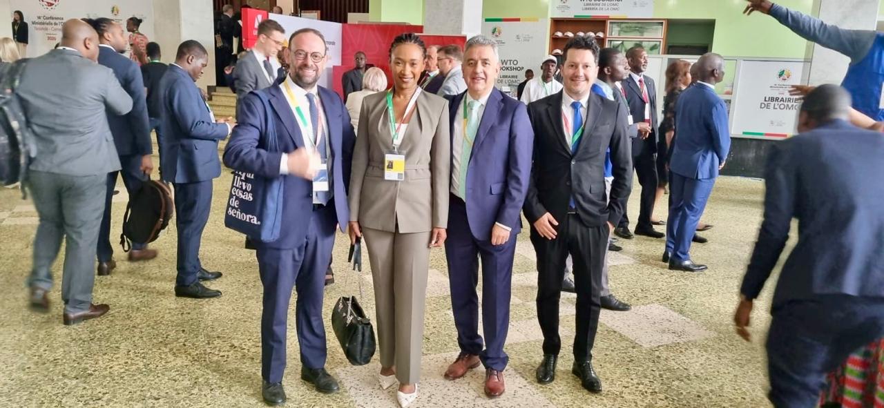 La Embajada de Colombia en Ghana, concurrente para Camerún, participó y acompañó a la delegación colombiana en la a 14ª Conferencia Ministerial de la OMC
