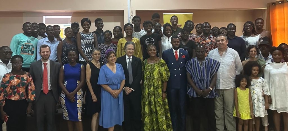Embajada de Colombia en Ghana celebra del Dia del Idioma Español 