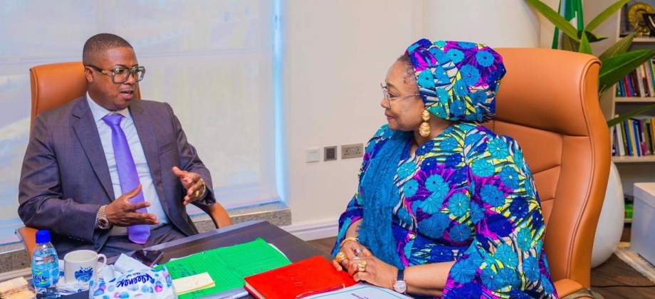 Embajador Daniel Garcés Carabali se reunió con la Ministra de la Mujer de Nigeria