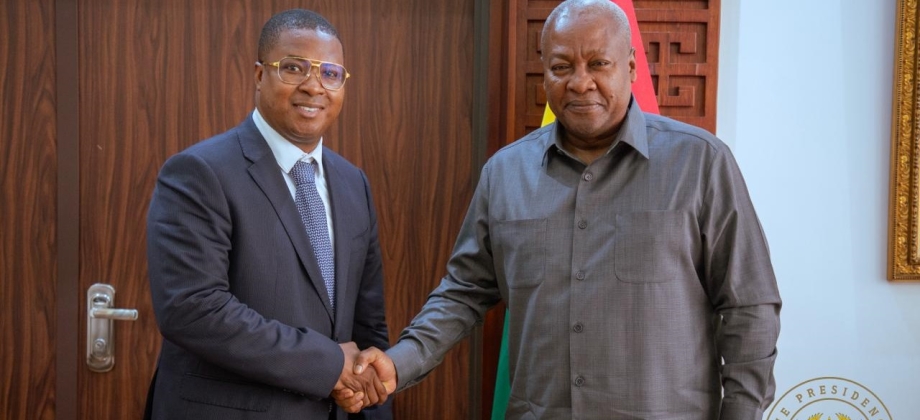 El embajador de Colombia en Ghana realizó una visita de cortesía a su excelencia el presidente de la República de Ghana, John Dramani Mahama