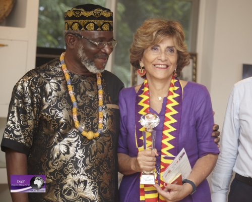 Premio para Mujeres Africanas de Excelencia reconoció a la Embajadora de Colombia en Ghana